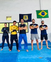 PRF na Bahia oferece aulas de jiu-jitsu para os servidores