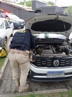 Veículo roubado é recuperado pela PRF na cidade de Porto Seguro (BA), sul do estado