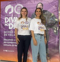 Em Feira de Santana (BA), PRF participa do Projeto “Divas no Divã” como parte dos eventos relacionados ao Outubro Rosa