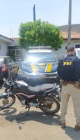 Motociclista é preso pela PRF no Oeste da Bahia trafegando com moto furtada