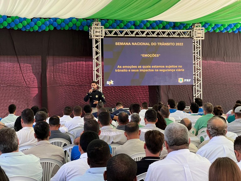 A intenção é colocar em pauta o tema segurança viária e mobilizar toda a sociedade, envolvendo os mais diversos segmentos e  destacando a importância da contribuição de cada um na manutenção de um trânsito seguro.