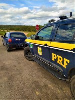 Veículo roubado em Salvador é recuperado pela PRF em Serrinha (BA)