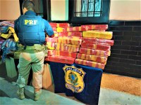 PRF na Bahia prende dois traficantes na BR 030, apreende 201 Kg de maconha e causa prejuízo de R$ 435 mil ao narcotráfico
