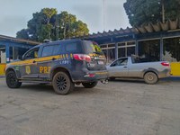 PRF recupera em Eunápolis (BA) carro furtado de locadora