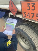 Caminhão que transportava produto perigoso é apreendido pela PRF em Seabra (BA)