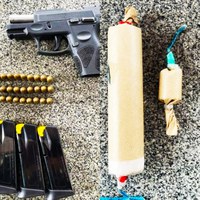 PRF apreende explosivos, pistola e munições em cabine de caminhão