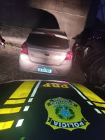 PRF recupera veículo roubado durante fiscalização em Riachão do Jacuípe (BA)