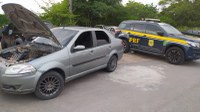 PRF recupera carro roubado e prende motorista por uso de documento falso e receptação