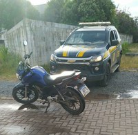 Motocicleta furtada é recuperada pela PRF em Luís Eduardo Magalhães/BA