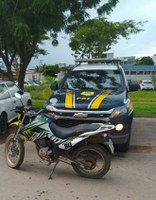 Motocicleta furtada em Brasília é recuperada pela PRF em Cristópolis (BA)