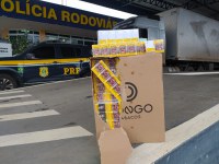 PRF apreende caminhão com 250 mil maços de cigarros sem nota fiscal na BR 116 em Vitória da Conquista (BA)