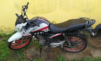 PRF recupera motocicleta roubada em Amélia Rodrigues (BA)