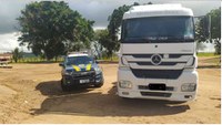 Caminhão roubado é localizado pela PRF no Extremo Sul da Bahia