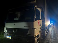 Horas após roubo, PRF recupera caminhão em São Sebastião do Passé (BA)