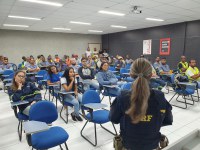 Maio Amarelo: PRF na Bahia ministra palestras sobre segurança no trânsito