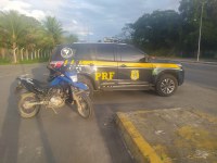 No Sul da Bahia, PRF intensifica fiscalização a veículos de duas rodas e apreende Honda/NXR Bros com caracteres adulterados