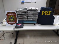 Mais de 34 Kg de maconha são apreendidos pela PRF durante abordagem a ônibus em Barreiras (BA)