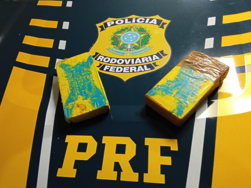 Prf Apreende 2 Kg De Cocaína Durante Abordagem A ônibus Em Vitória Da Conquista Ba — Polícia