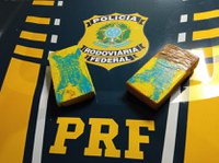 PRF apreende 2 Kg de cocaína durante abordagem a ônibus em Vitória da Conquista (BA)
