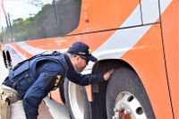PRF inicia operação temática de fiscalização de transporte de passageiros no Extremo Sul da Bahia
