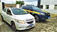 PRF recupera em Gandu carro roubado na capital baiana