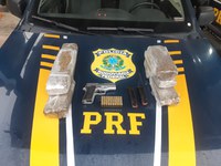 Em ação conjunta, PRF e PM apreende drogas, arma com numeração raspada e munições na BR 324 em Capim Grosso (BA)