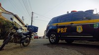 Moto roubada há mais de 13 anos no estado de São Paulo é recuperada pela PRF na BR 116 em Poções (BA)