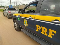 Mulher é presa pela PRF após dirigir veículo sem placa em Eunápolis (BA)