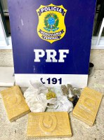 PRF apreende quase 5 kg de drogas na lixeira do banheiro de um ônibus
