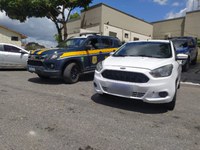 PRF recupera veículo roubado em Eunápolis (BA)