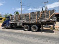 PRF retém caminhão carregado com blocos cerâmicos transportados sem nota fiscal