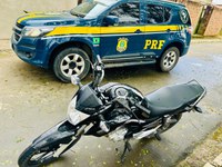 Em Nova Itarana (BA), PRF recupera motocicleta roubada