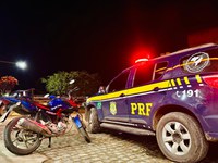 Operação Conatus: PRF recupera motocicleta com adulterações em elementos identificadores do veículo na BR 101 na cidade de Ubaitaba (BA)