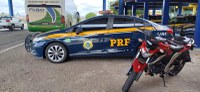 Ao abordar um ônibus na BR 116, em Feira de Santana (BA), PRF apreende motocicleta adulterada