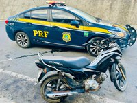 Em Santa Bárbara (BA), PRF recupera motocicleta roubada