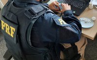 Em ocorrências distintas, PRF em Seabra (BA) retira de circulação 67 comprimidos de “rebite” e autua caminhoneiros por porte de drogas