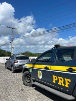 Após fazer negociação de ‘boca’, homem acaba preso com carro roubado em Alagoinhas (Ba)