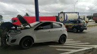 Carro roubado é recuperado pela PRF em Vitória da Conquista (BA)