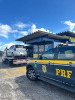 PRF recupera em Alagoinhas carro roubado em Lauro de Freitas