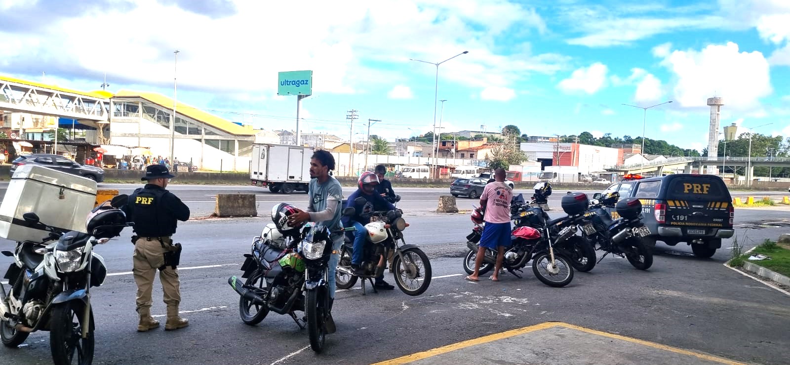 Comando Educativo BR 324 - Orientações sobre pilotagem segura em rodovias federais