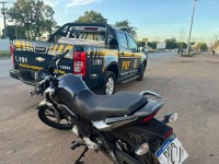 Em Barreiras (BA), PRF recupera motocicleta adulterada que era transportada no bagageiro de um ônibus
