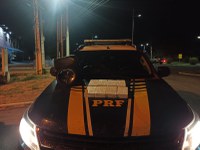 PRF apreende 8 Kg de cocaína escondidos na caixa de som de um veículo em Paulo Afonso (BA)