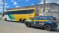 Passageiro é detido por ato obsceno dentro de ônibus de turismo na BR-101