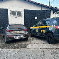 Carro roubado em 2022 é recuperado pela PRF em Santo Antônio de Jesus (BA)