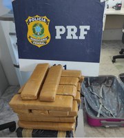 PRF apreende quase 61 kg de maconha durante fiscalização na BR-116, em Feira de Santana (BA)