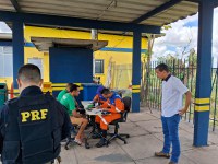 PRF realiza comando de saúde preventivo para motoristas profissionais no posto da PRF de Humildes