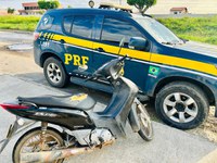 PRF recupera motocicleta furtada durante Operação Conatus em Santa Bárbara (BA)