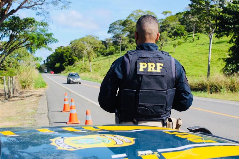 Foragido da Justiça paulista é preso pela PRF em Itabuna (BA) transportando 20 kg de maconha