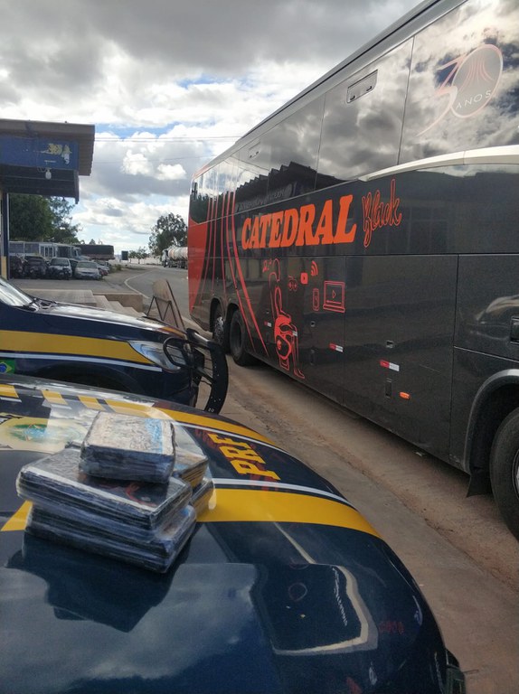 Em menos de 24 horas, mais uma mulher é presa transportando cocaína dentro de ônibus na Chapada Diamantina