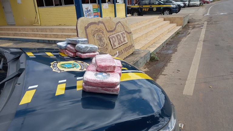 PRF apreende cloridrato de cocaína escondido dentro de ônibus na Chapada Diamantina